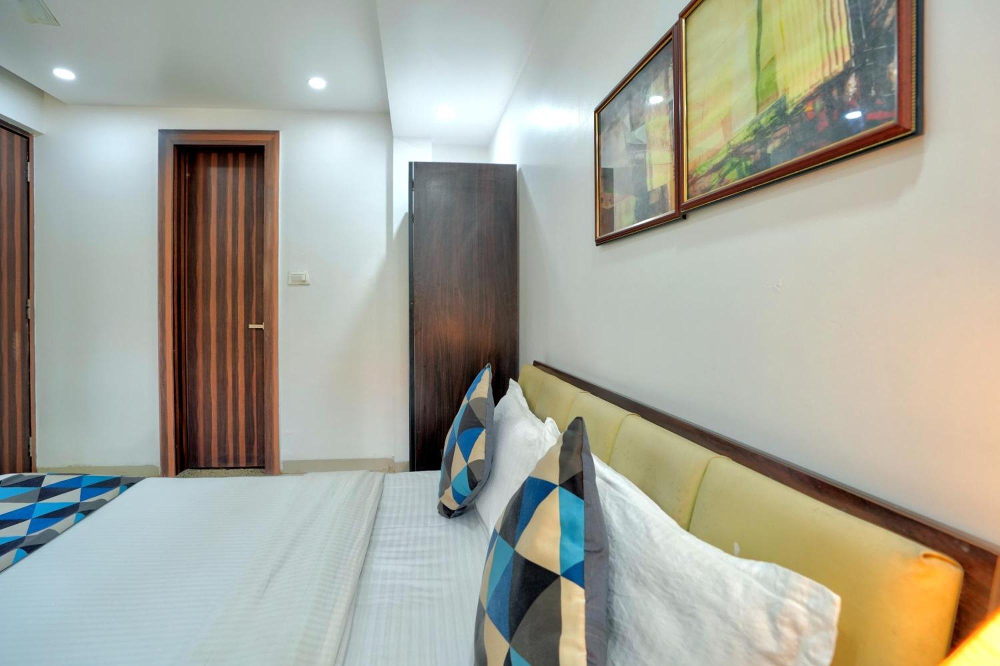 Luxurious Nirvana Apartments Вагатор Экстерьер фото