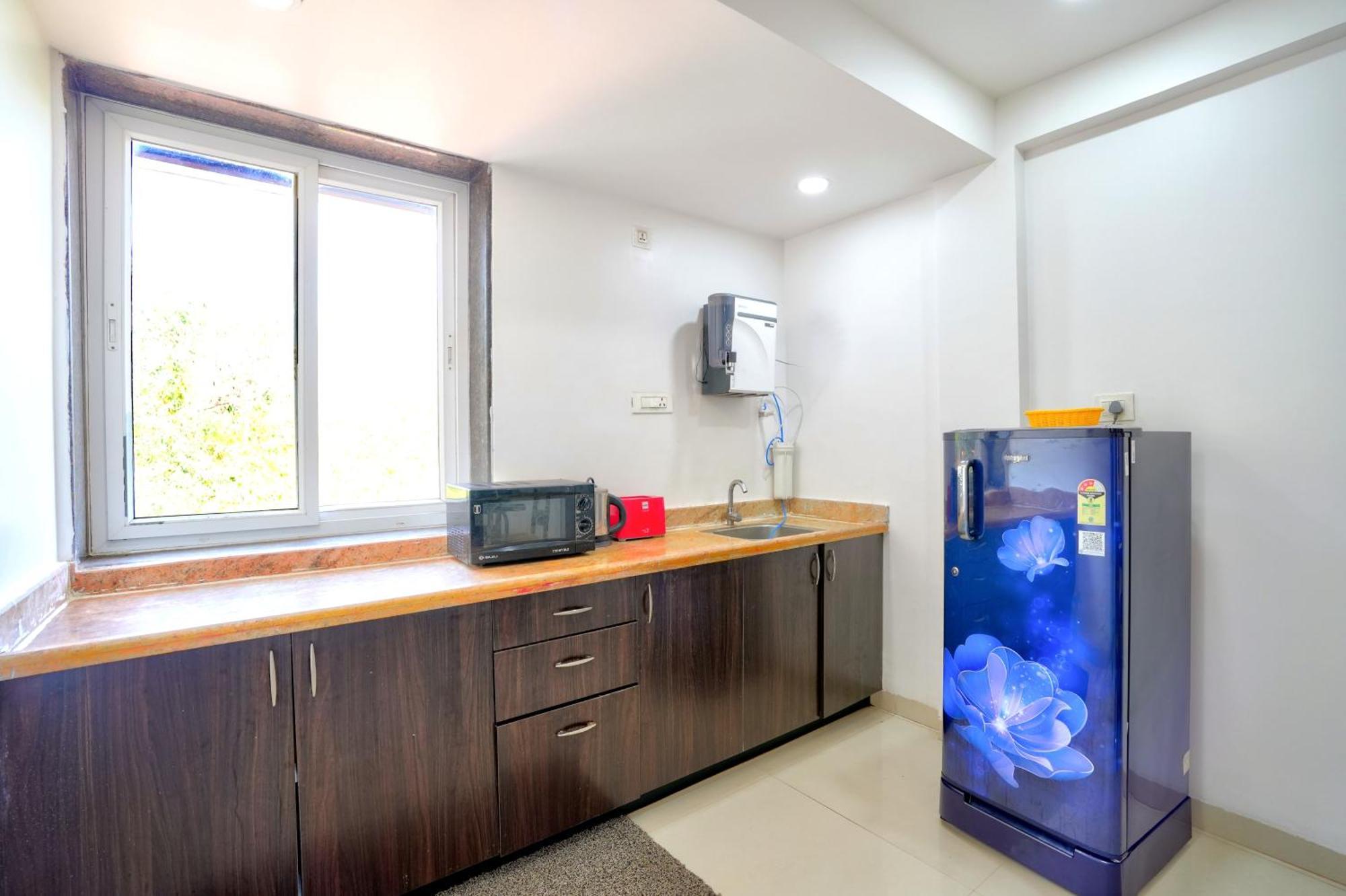 Luxurious Nirvana Apartments Вагатор Экстерьер фото