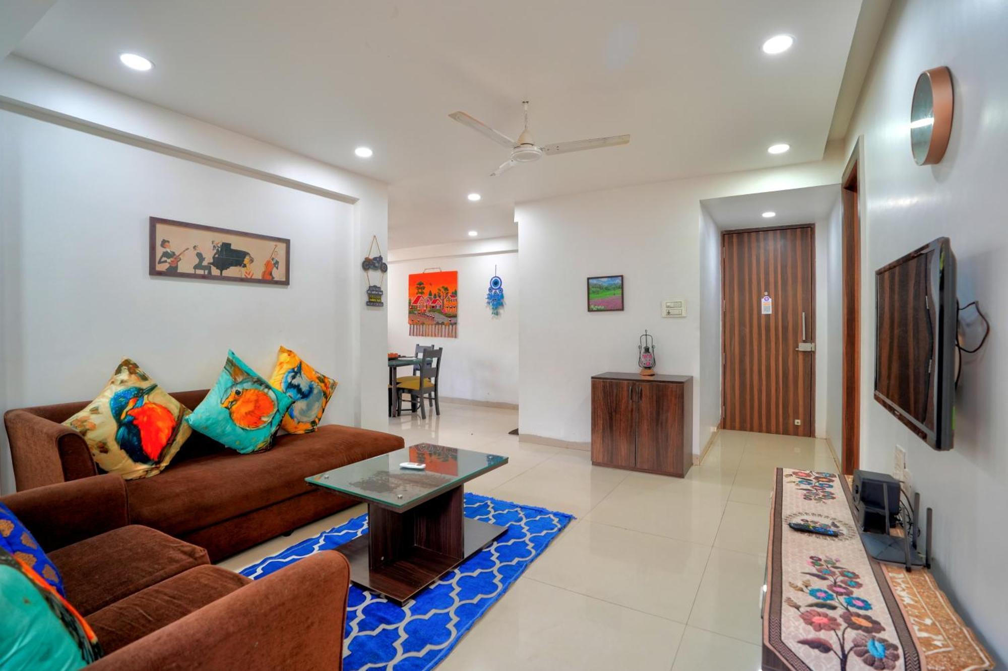 Luxurious Nirvana Apartments Вагатор Экстерьер фото